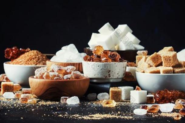 各式各样的不同的类型关于食糖采用保龄球向一t一ble向一d一rk
