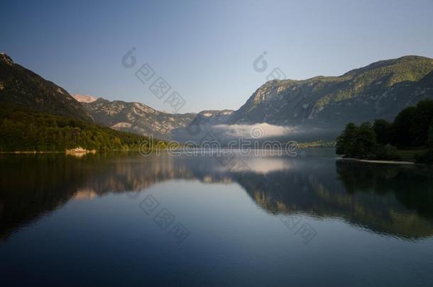 博希尼湖和早晨烟雾,博希尼,斯洛文尼亚,欧洲
