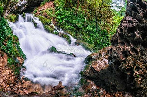 风景优美的风景关于艾奇连科瀑布采用库尔德人河山峡