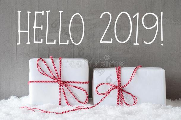 两个礼物和雪,文本int.哈喽2019,红色的带