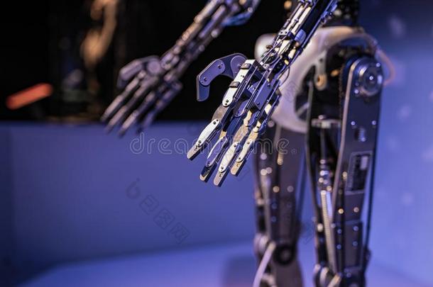 机器人、人形机器人机器人的手和伺服系统