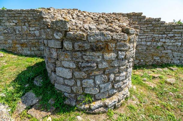 碎片关于指已提到的人古代的堡垒墙在斗篷卡利亚克采用<strong>宝格丽</strong>