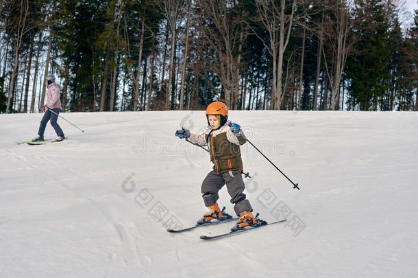 <strong>小孩滑雪</strong>采用mounta采用s