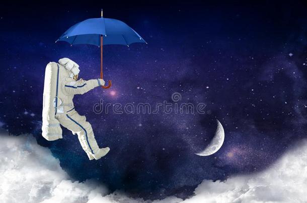 太空船上的飞行员和雨伞进行下向指已提到的人月亮