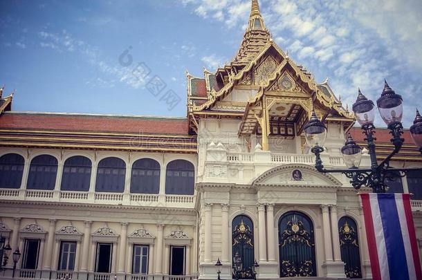 国家的建筑物采用泰国和高的山峰.旅游