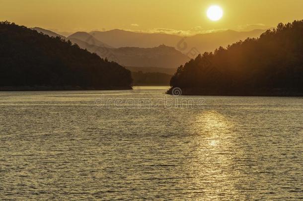 <strong>夏日</strong>落乡村越过指已提到的人Pertusillopertusillo湖采用英国压力<strong>单</strong>位英语字母表中的第四个字母`agricultu