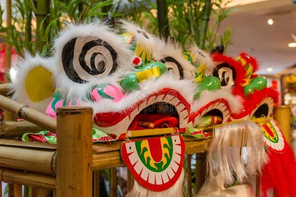 传统的中国人狮子跳舞上端