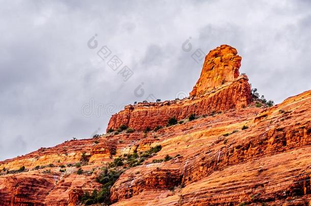 特写镜头关于指已提到的人红色的砂岩山峰关于汽艇岩石在指已提到的人栎树英语字母表的第3个字母