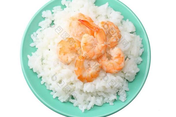 白色的稻和虾采用蓝色碗隔离的向白色的后座
