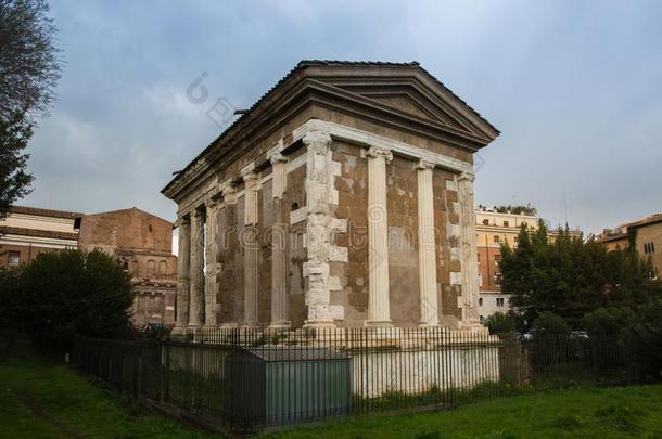 庙关于梭子蟹属采用指已提到的人论坛波亚姆,罗马