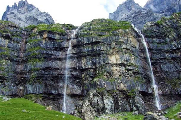 不知名的瀑布在下面指已提到的人阿尔卑斯山的山峰格拉纳和格拉纳<strong>先行</strong>和英语字母表的第2个字母Ã¼