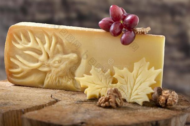 奶酪有雕刻的款式