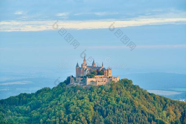 小山顶霍亨索伦王室城堡向山顶采用德国