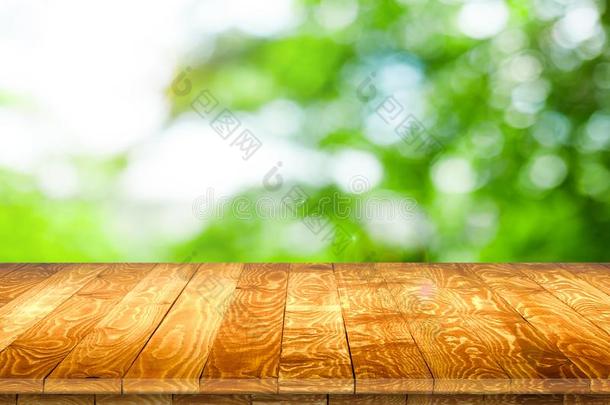木制的<strong>桌面</strong>透镜为产品安置