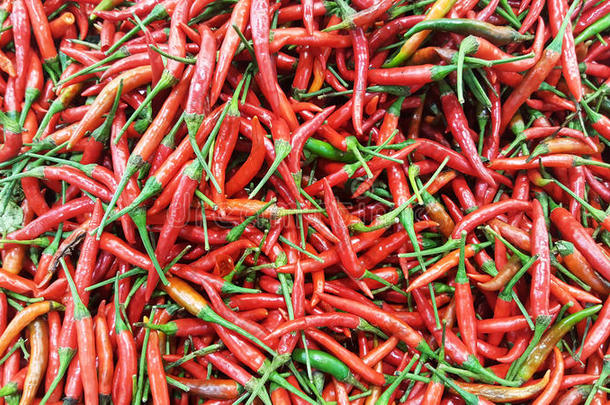 关-在上面有机的新鲜的红色的红辣椒胡椒粉在新鲜的交易