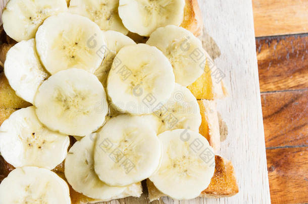 香蕉黄油面包,蜂蜜干杯香蕉