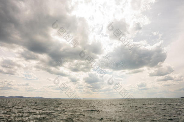 多云的天在上面指已提到的人湾采用波莫里,保加利亚