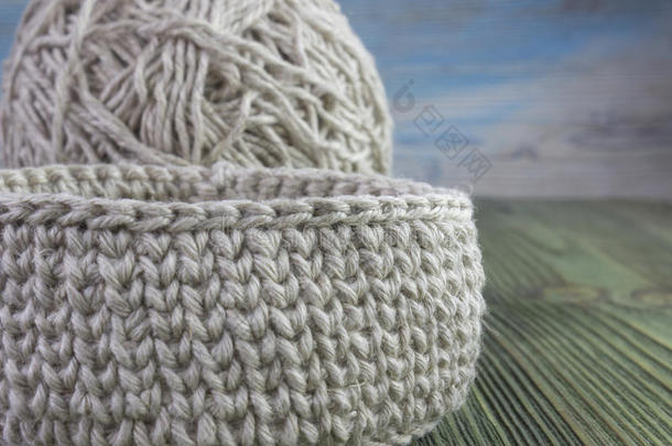 亚麻布乡村的钩针编织品盒,纱球和钩针编织品钩.自然的CostaRica哥斯达黎加