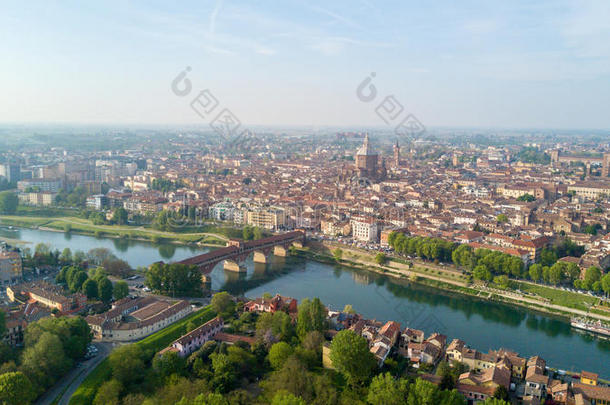 空气的看法关于帕维亚和指已提到的人提契诺河,=Lombardy,意大利