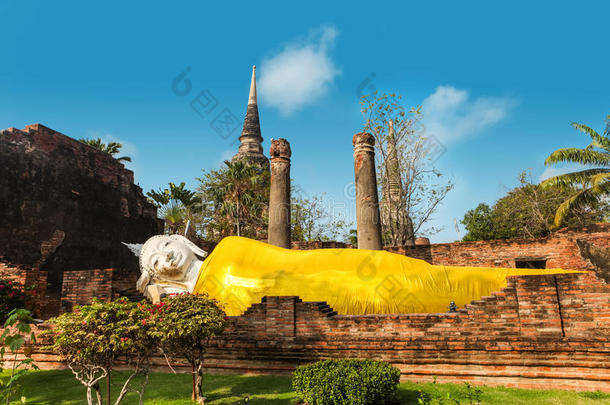 斜倚佛关于泰国或高棉的佛教寺或僧院Chillan茶蒙科尔或蒙克洪采用是的