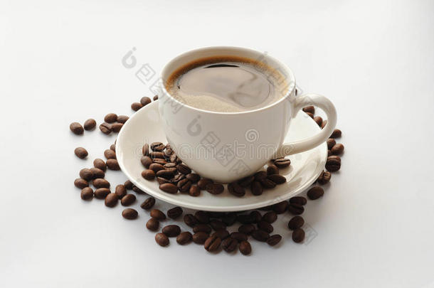 咖啡豆<strong>杯</strong>子和茶<strong>杯托</strong>,咖啡豆豆向一白色的