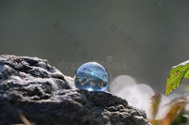 蓝色大理石向一岩石