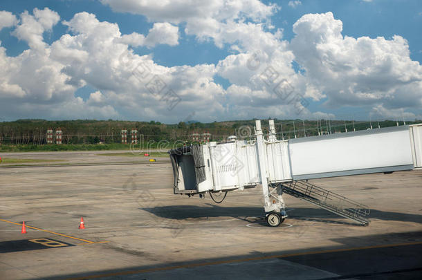 飞机桥,走道采用机场为乘客board采用g,喷气式飞机