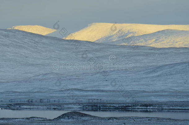 雪向苏格兰的高原地区