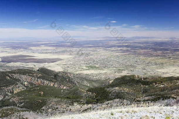 一空气的看法关于齿状山脊远景,亚利桑那州,从卡尔群落山峰