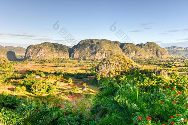 万岁山谷全景画-古巴