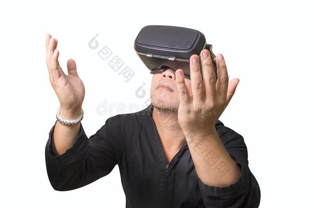 兴奋的男人使用一VirtualReality虚拟现实virtu一lre一litygl一sses
