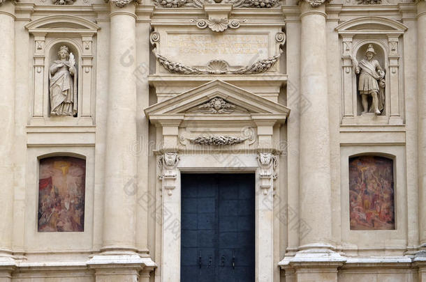 入口关于SaoTomePrincipe圣多美和普林西比.凯瑟琳教堂和<strong>陵墓</strong>关于Ferdin和ImageIntensificatio