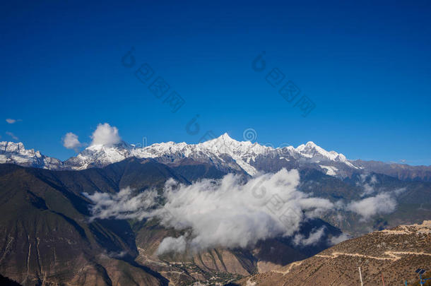 风景关于中国云南云南米莉雪山.