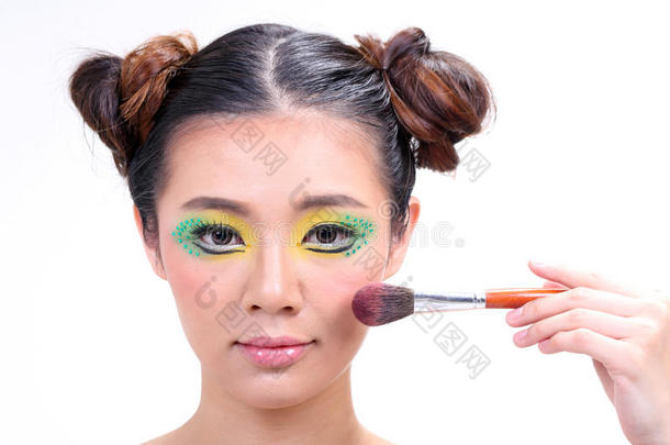 亚洲人女人时尚化妆
