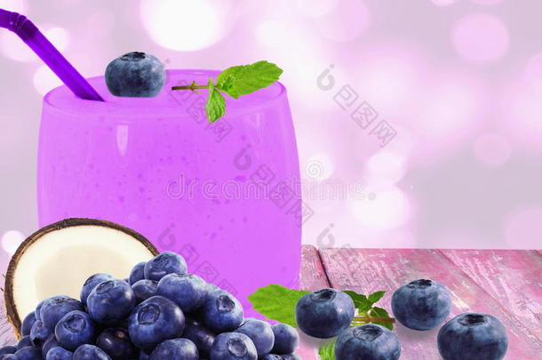 椰子蓝莓多个成果<strong>果汁</strong>善于讨好女人的男子酸奶或奶昔