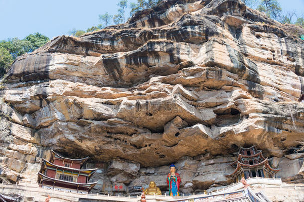 云南云南,中国-毁坏212015:宝祥庙在石宝山登上