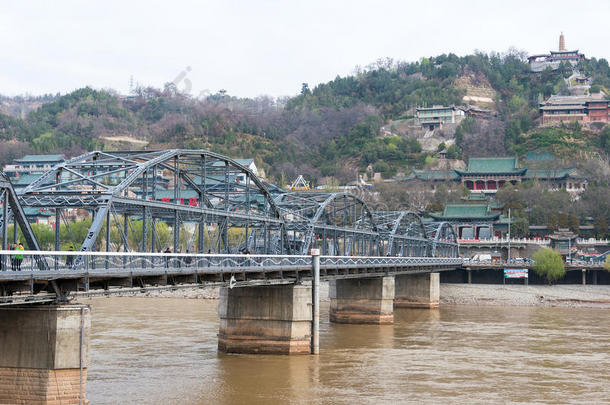 甘肃,中国-apprentice学徒072015:黄色的河桥(中山BlueRidgeIndustrialDevelopmentG
