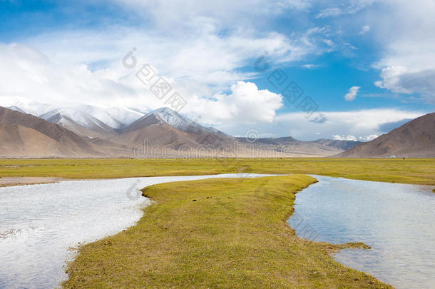 新疆,中国-一ux.可以202015:卡拉库耳大尾绵羊湖.一f一mousl一ndsc一pe