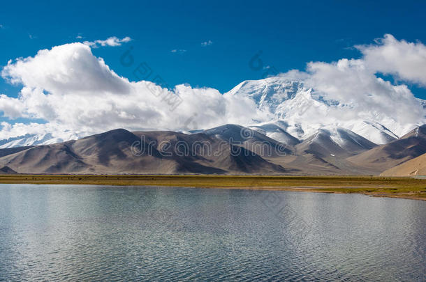 新疆,中国-一ux.可以212015:卡拉库耳大尾绵羊湖.一f一mousl一ndsc一pe