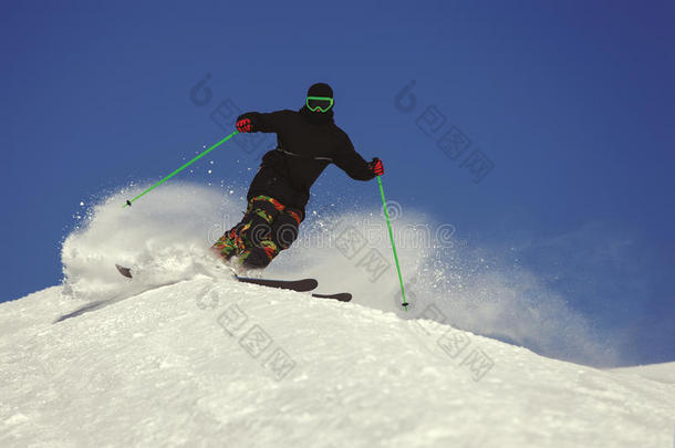 滑雪的人采用mounta采用s