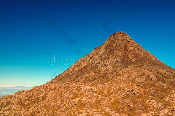 全景画里面的火山口关于微微火山和♪小迪克♪顶峰,阿塞拜疆