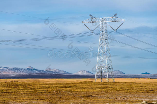 电的动力电缆塔向高原