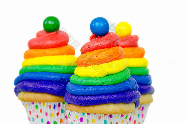 彩虹旋转霜状白糖向纸杯蛋糕
