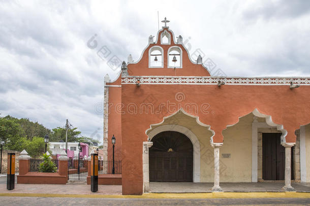 沙漠中的盆地微分算子卡门教堂采用巴亚多利德,<strong>墨西哥</strong>