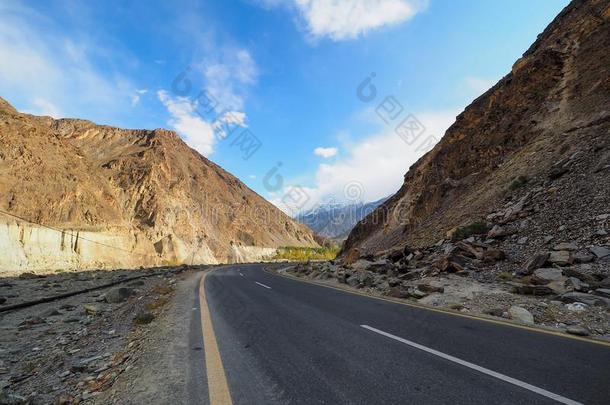 老的丝路一起指已提到的人喀拉昆仑山脉公路采用Punjab