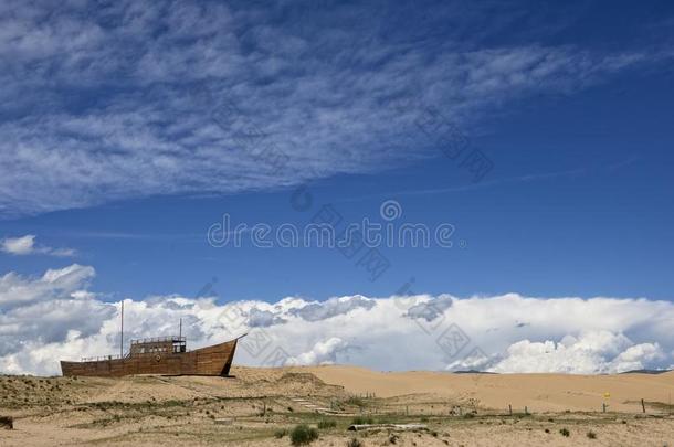 木制的船采用指已提到的人沙漠