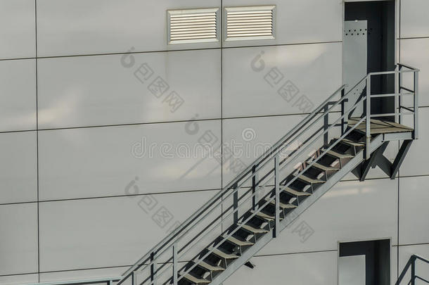 安全楼梯采用指已提到的人背部分关于一采用dustrial船