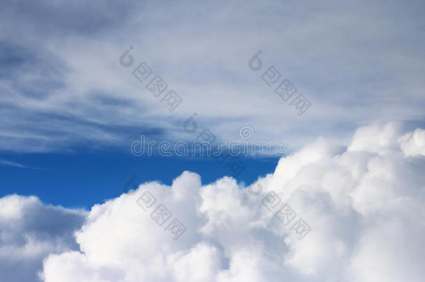 云看见从一airpl一e,蓝色阳光,泥土背景守护神