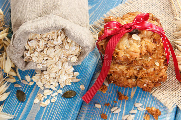 燕麦片甜饼干,小薄片采用黄麻纤维袋和耳关于燕麦,健康的design设计