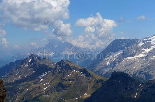 极好的白云石山场景/马尔莫拉达峰和鞍莫塔